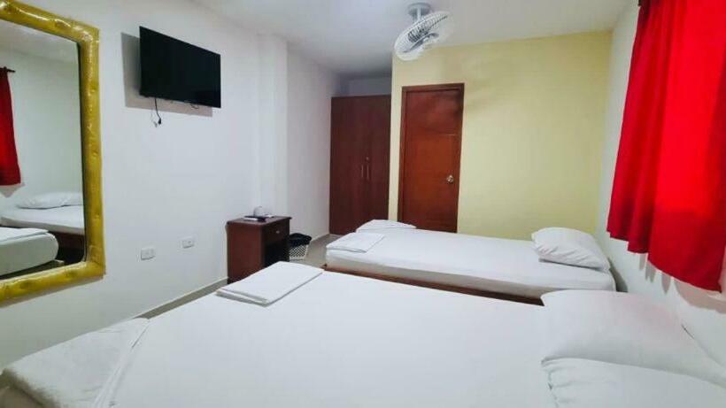 コンフォートトリプルルーム, Hostel Green Light