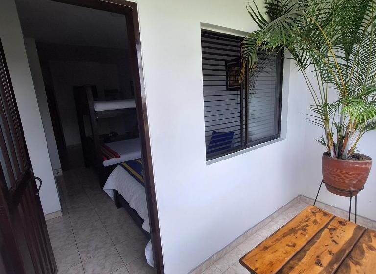 اتاق خانوادگی, Balcones Del Ayer