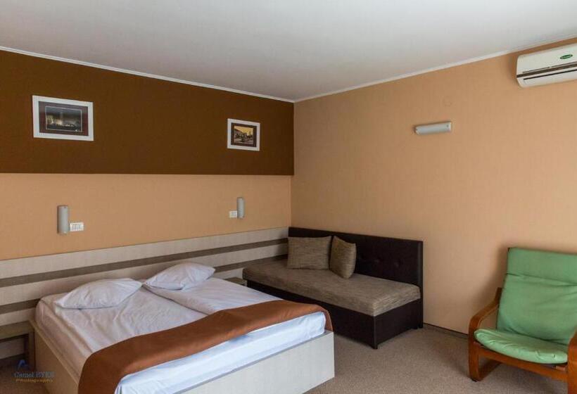 חדר משפחתי, Complex Turistic Monaco