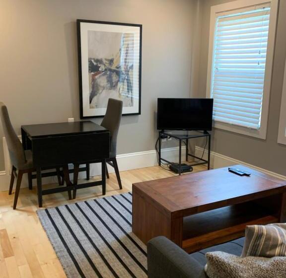 דירת חדר, Fairholm Boutique Inns