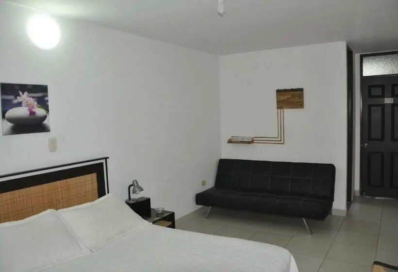 اتاق اکونومی, Meson De Las Flores