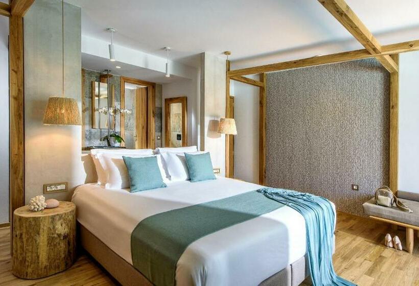 بنجلو قياسى, Stella Island Luxury Resort & Spa