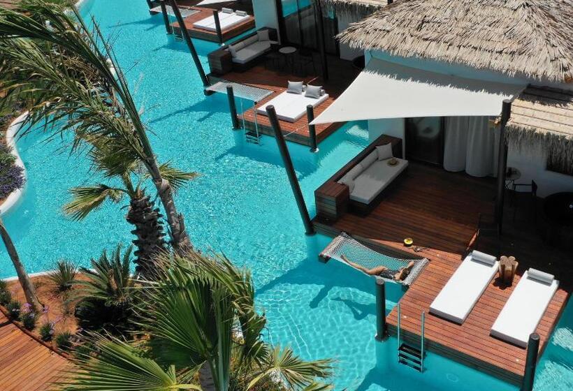 بنجلو قياسى, Stella Island Luxury Resort & Spa