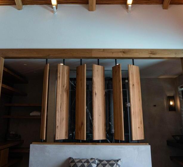 بنجلو قياسى, Stella Island Luxury Resort & Spa