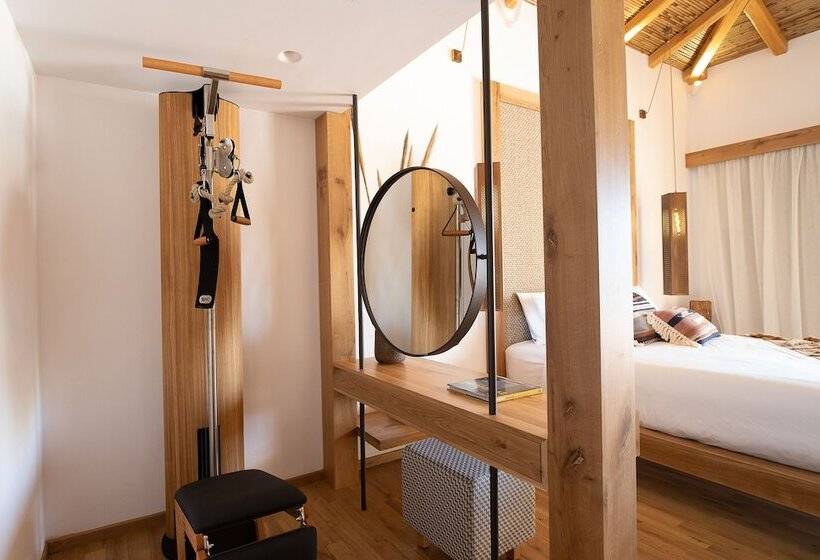 بنجلو قياسى, Stella Island Luxury Resort & Spa