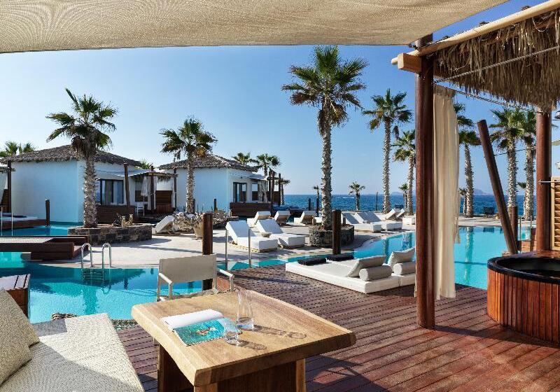 بنجلو قياسى, Stella Island Luxury Resort & Spa