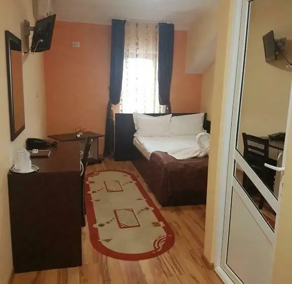 Standard Yhden Hengen Huone, Motel Imperial