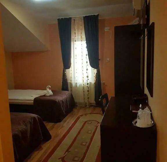 Sviitti Allasnäkymä, Motel Imperial