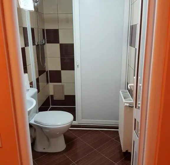 Sviitti Allasnäkymä, Motel Imperial