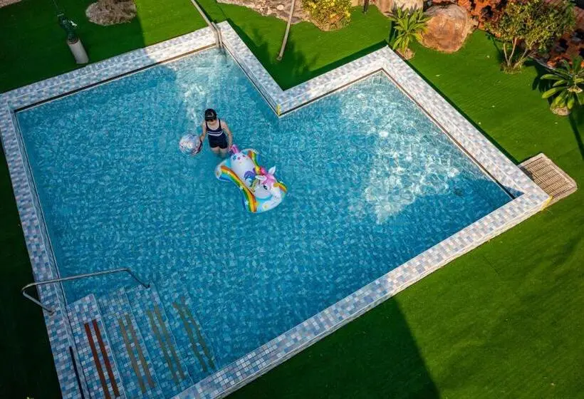 اتاق لوکس چهار تخته, Yesday B&b