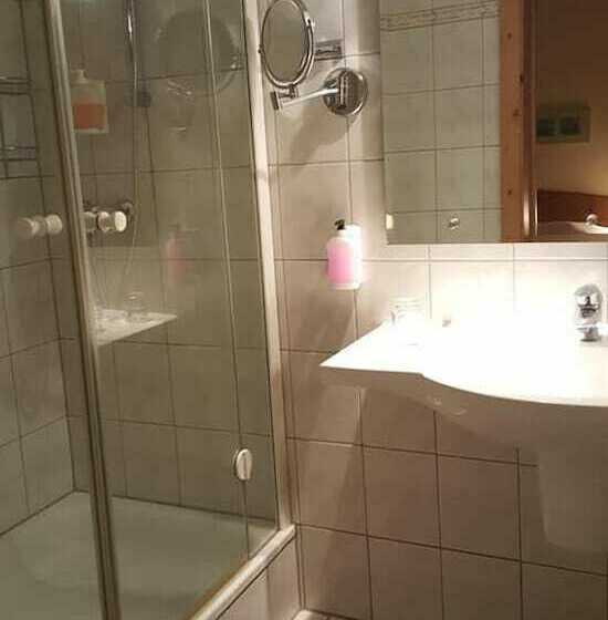 标准单人间, Altastenberg