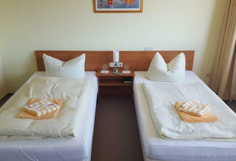 스탠다드 룸, Bruckentor