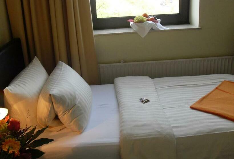 스탠다드 싱글 룸, Bruckentor