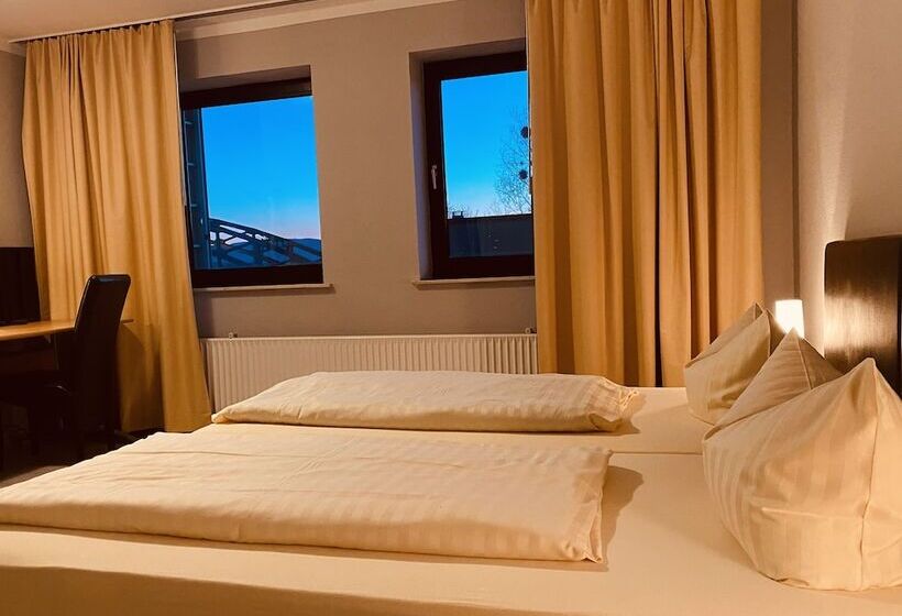 기본룸, Bruckentor