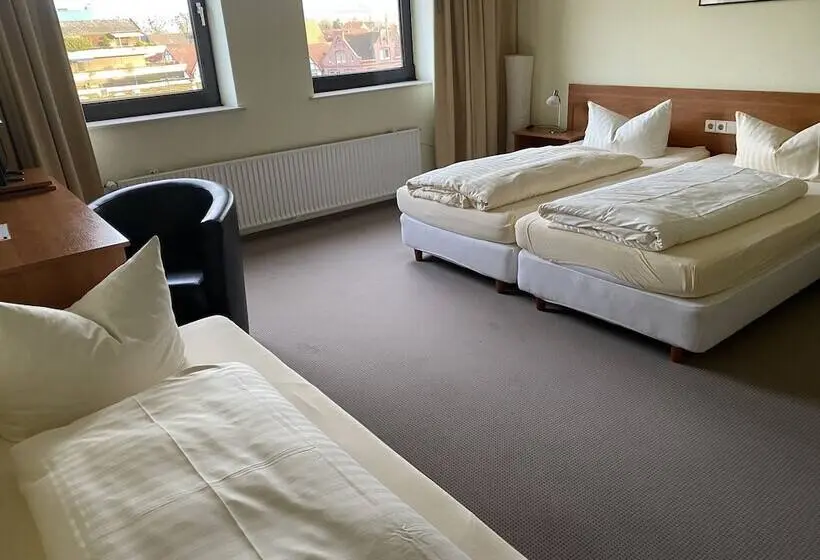 Basic Kolmen Hengen Huone, Bruckentor