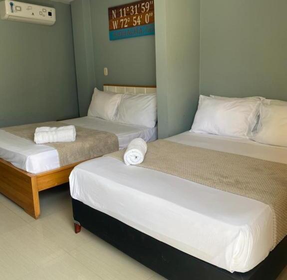 Четырехместный Номер Стандарт Вид на Море, Castillo Del Mar