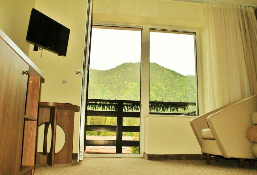 山の見えるジュニアスイート, Crisalpin