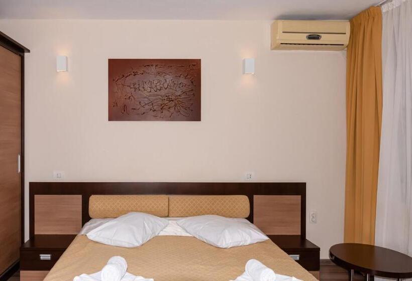 اتاق اکونومی, Grand