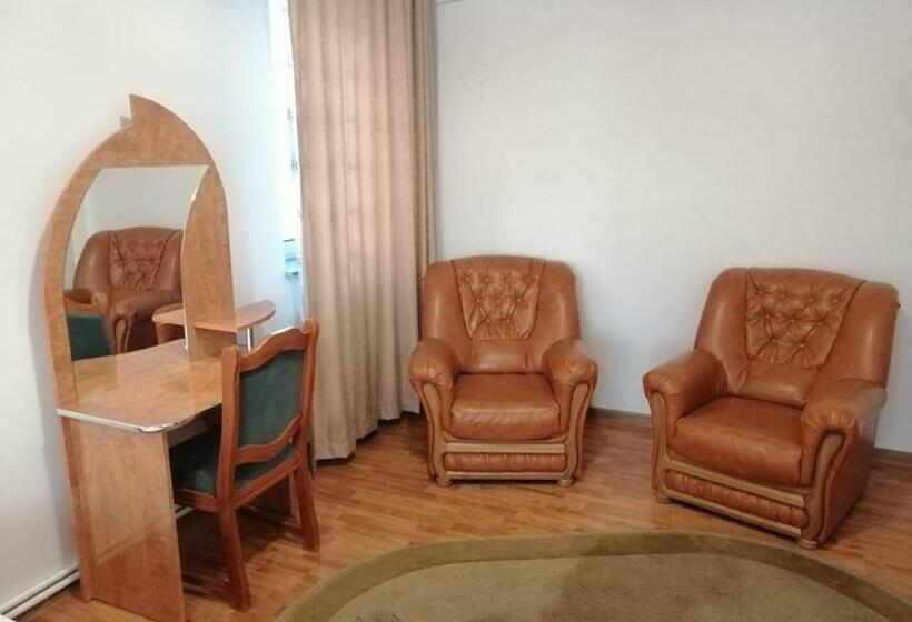 スーペリアトリプルルーム, Green House