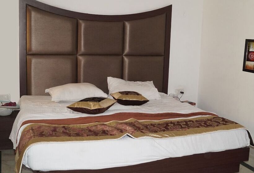 اتاق استاندارد, Optimum Sheela Inn @ Taj