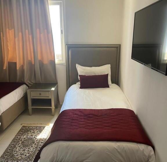 Habitación Triple Estándar, Pacha