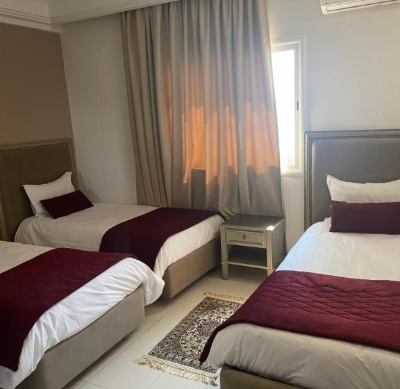 اتاق استاندارد سه نفره, Pacha