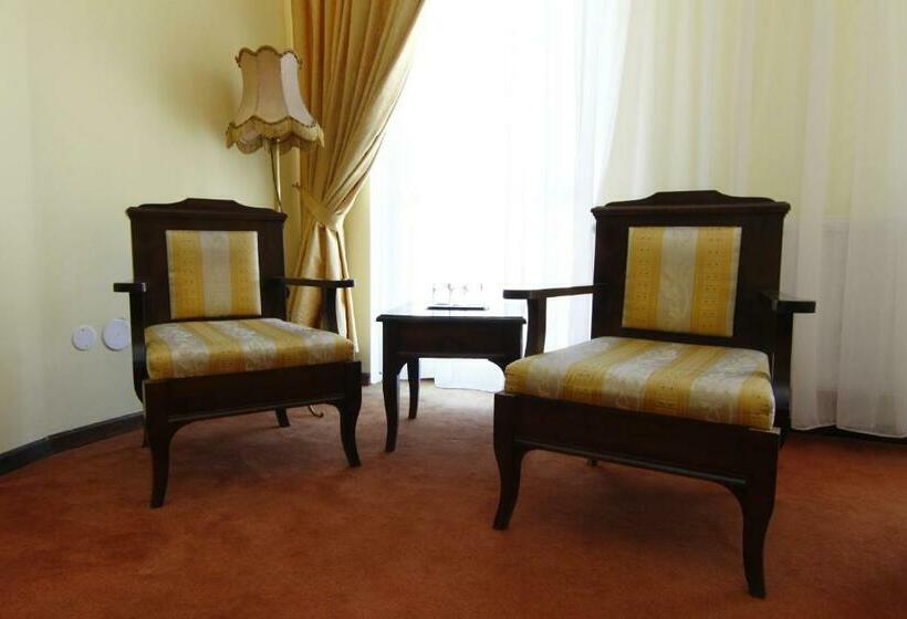 スタンダードルーム, Rin