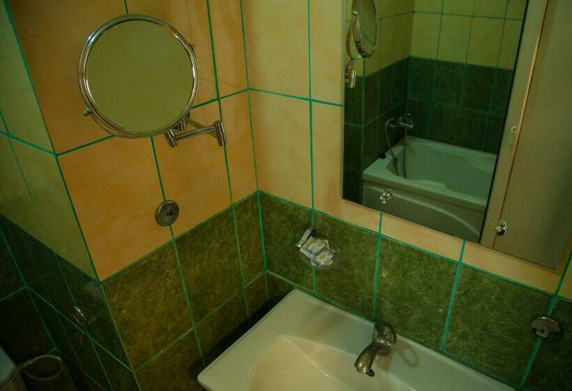 غرفة قياسية ثلاثية, Vlasca