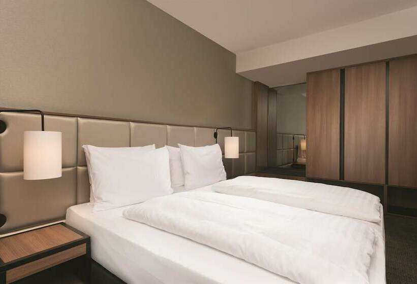 발코니가 있는 1 베드룸 프리미엄 아파트, Adina Apartment Hotel Frankfurt Westend