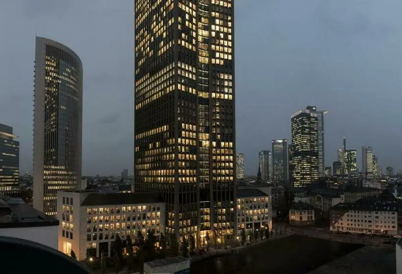 Premium-huoneisto 1 Makuuhuone Uima-allasnäkymä, Adina Apartment Hotel Frankfurt Westend
