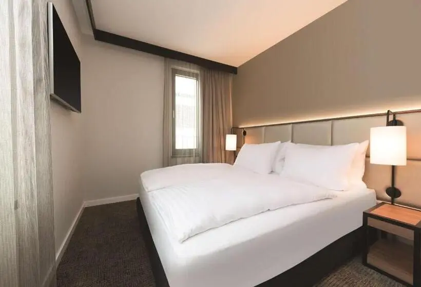 Perhehuone, Adina Apartment Hotel Frankfurt Westend