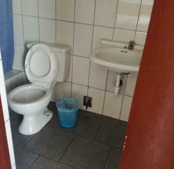 اتاق استاندارد یک نفره, Hospedaje Oscar S