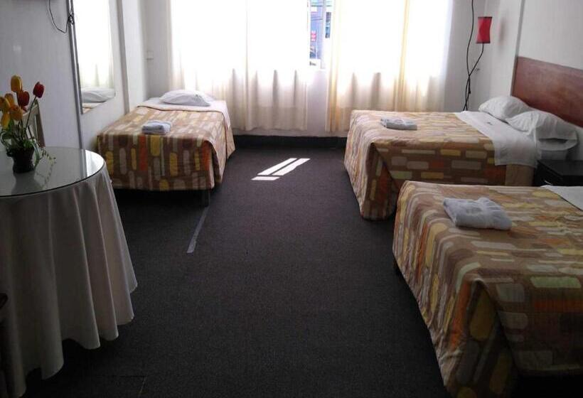 اتاق استاندارد سه نفره, Hospedaje Oscar S