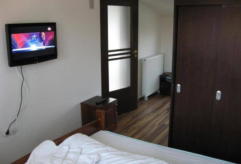 Номер Стандарт Трехместный, Hostel Bella Italia