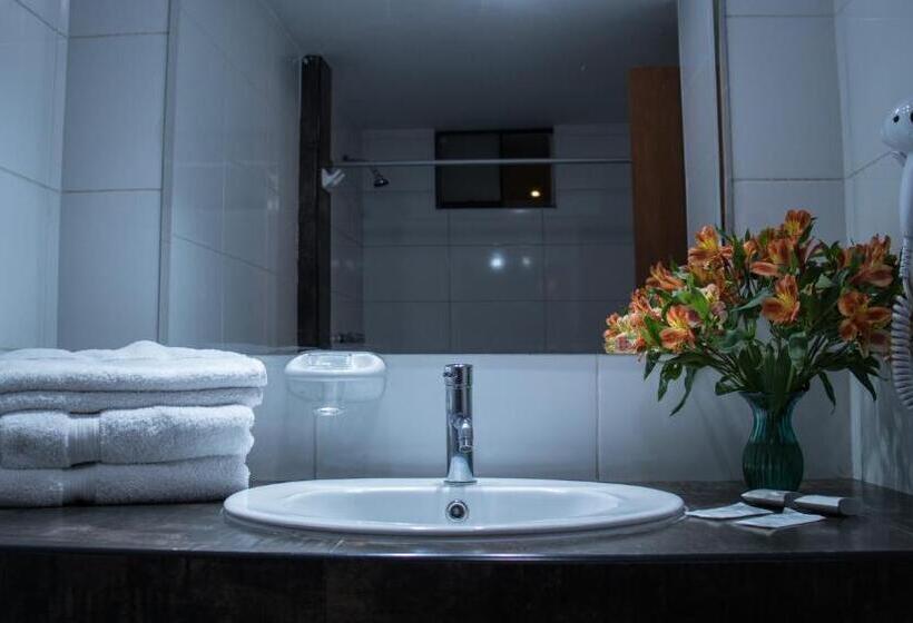 スタンダードトリプルルーム, El Portal De San Lázaro