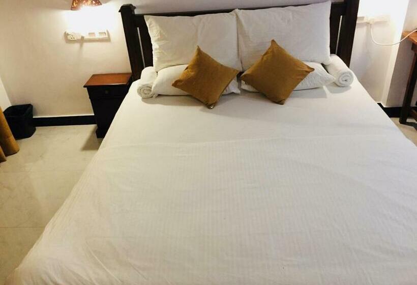 스탠다드 룸 킹사이즈 침대, Holaa Mirissa