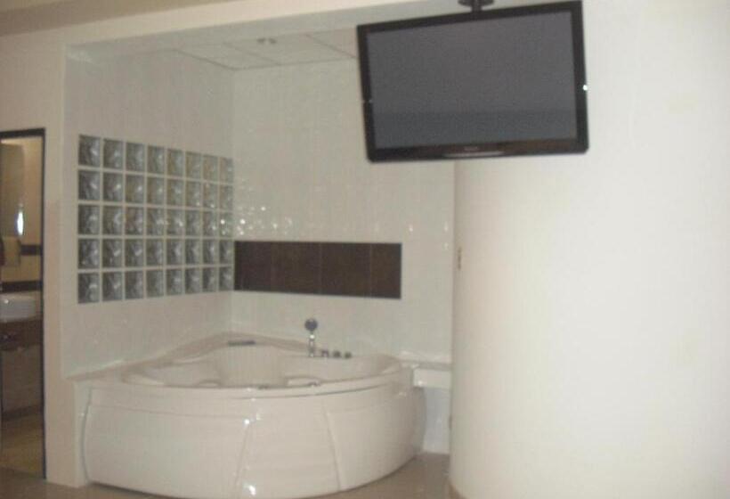 سوییت, La Estancia