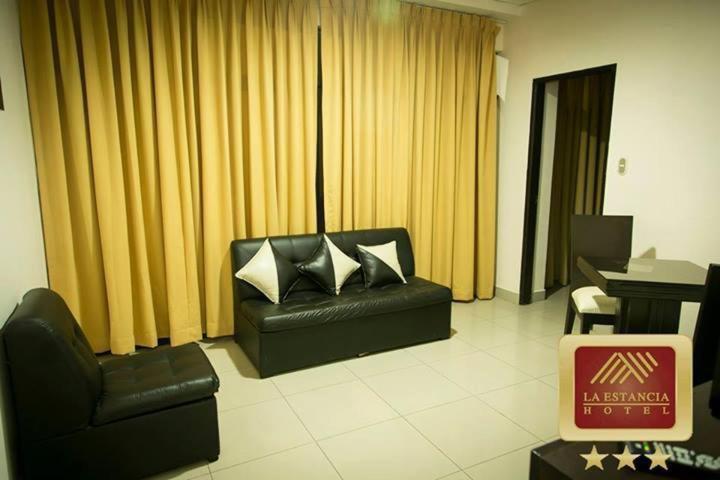 سوییت, La Estancia