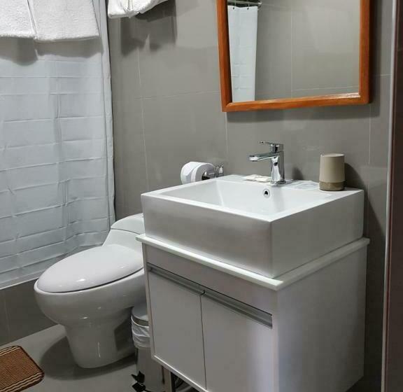 חדר משפחתי, Santa Cruz