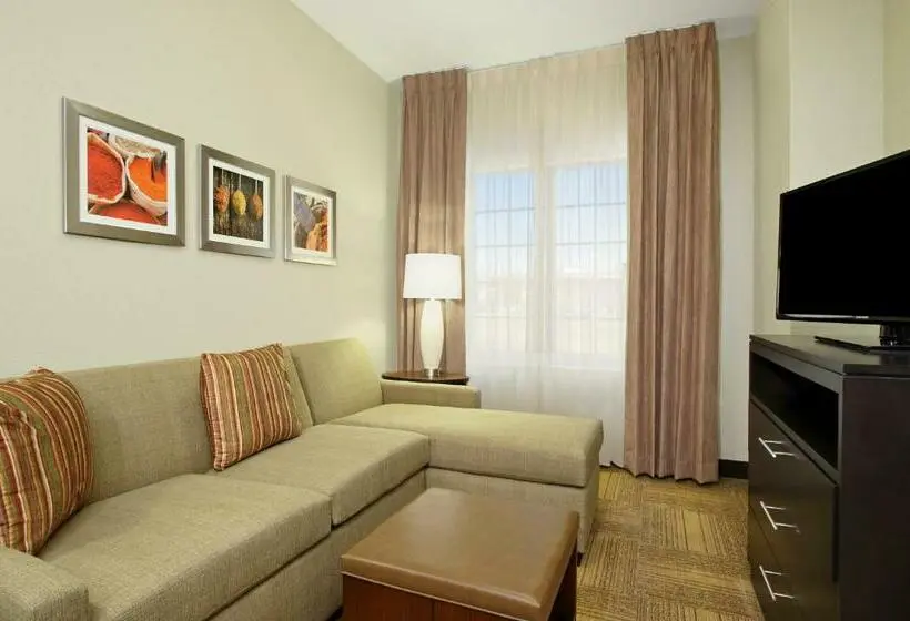 キングサイズベッドのスイートルーム, Staybridge Suites   Odessa   Interstate Hwy 20, An Ihg