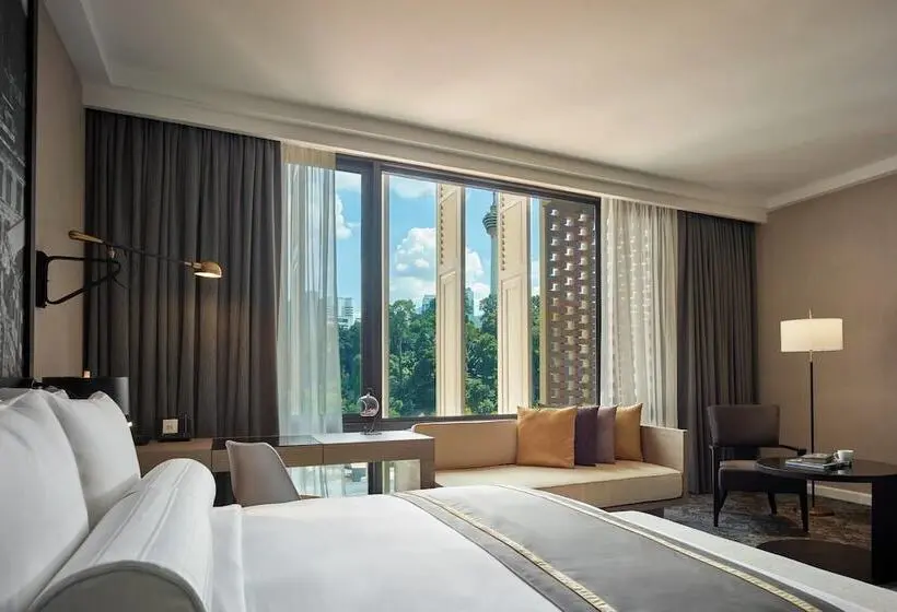 استودیو اجرایی, Stripes Kuala Lumpur, Autograph Collection