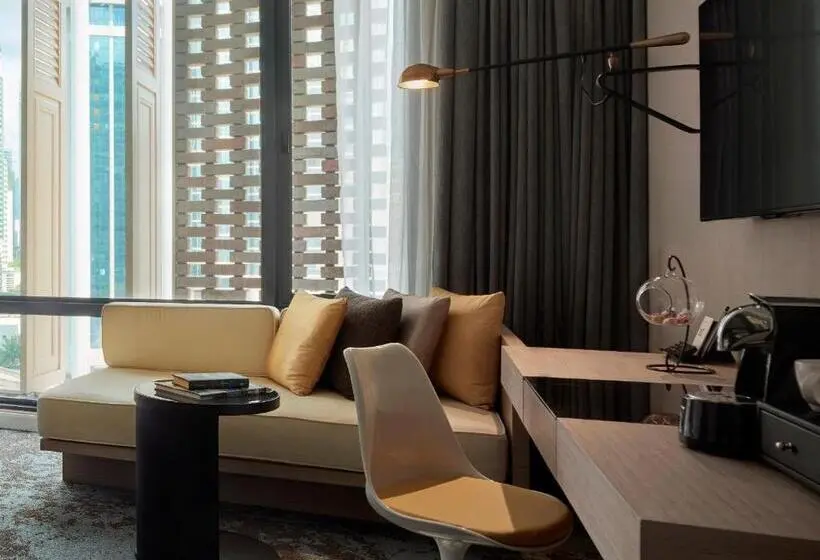 اتاق اجرایی, Stripes Kuala Lumpur, Autograph Collection