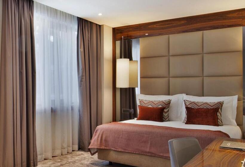 Camera Superiore, Turim Marques