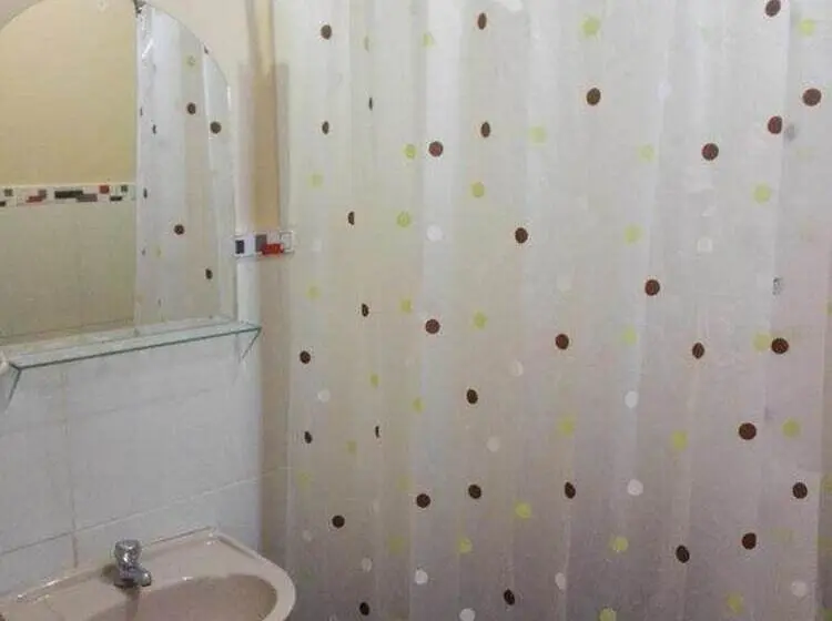 اتاق استاندارد سه نفره, Nasca Travel One Hostel