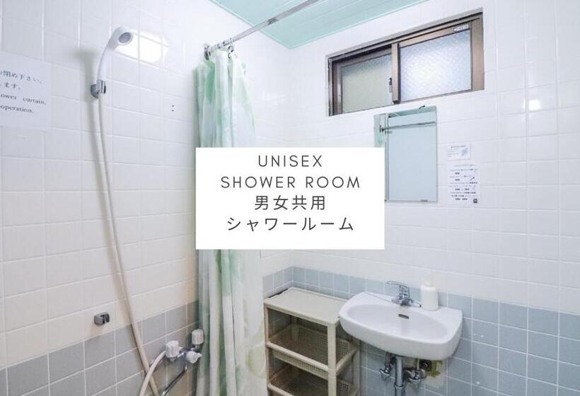 חדר סטנדרטי לארבעה עם חדר אמבטיה משותף, All Friends Guest House