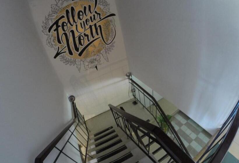 标准间带阳台, Casa Estacion Hostel