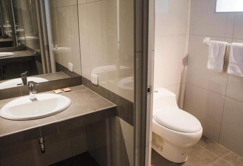 Номер Стандарт Трехместный, Hostal Corihuasi