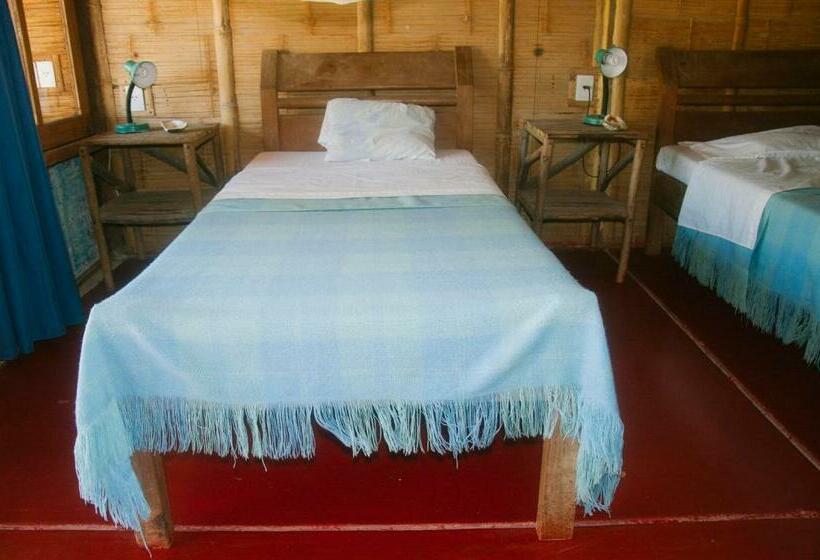 بانگلوی استاندارد, Grillo Tres Puntas Eco Hostel