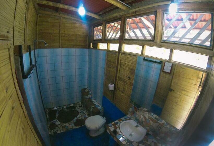 بانگلوی استاندارد, Grillo Tres Puntas Eco Hostel