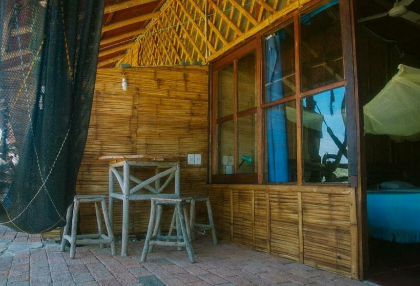 بانگلوی استاندارد, Grillo Tres Puntas Eco Hostel